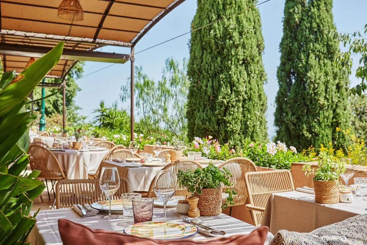גאסה Hotel De Charme Bello Visto 2*,  צרפת